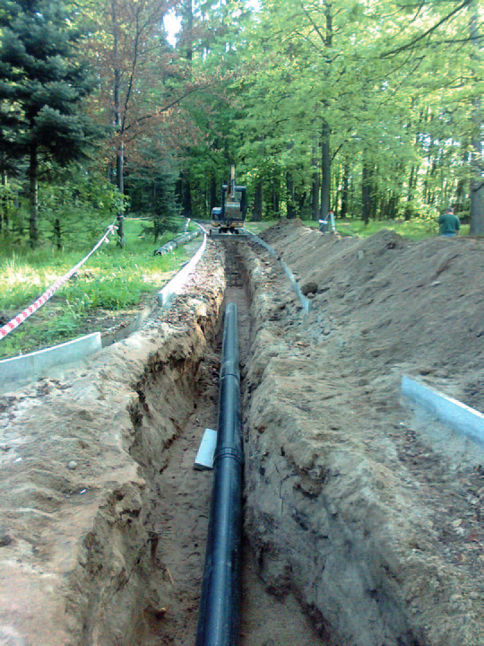 Buried water pipeline in a trench