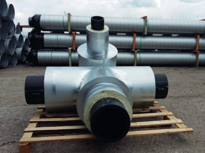 Pre-insulated steel tee fittings